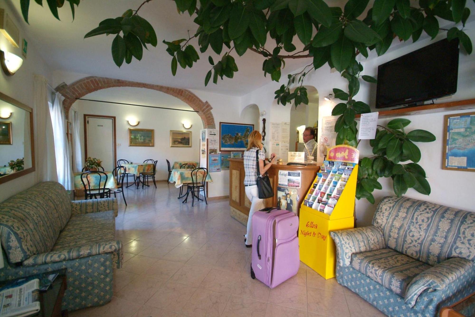 Hotel Anselmi Marciana Marina  Buitenkant foto