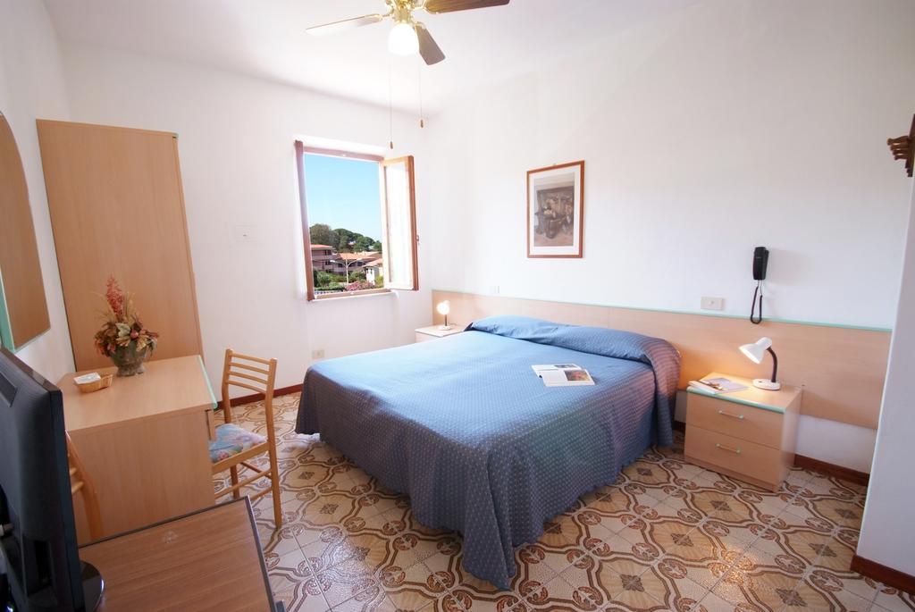 Hotel Anselmi Marciana Marina  Buitenkant foto