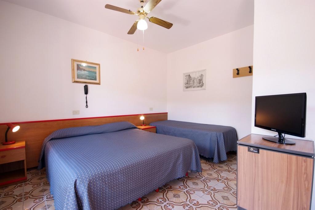 Hotel Anselmi Marciana Marina  Buitenkant foto